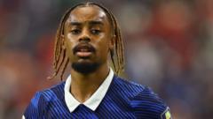 Liverpool preparing opening bid for PSG's Barcola cover