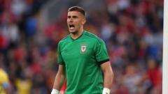 Darlow joins Man Utd after Leeds exit cover